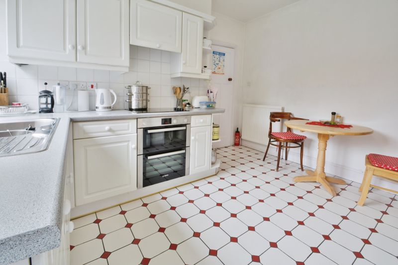 Kitchen/breakfast room- click for photo gallery